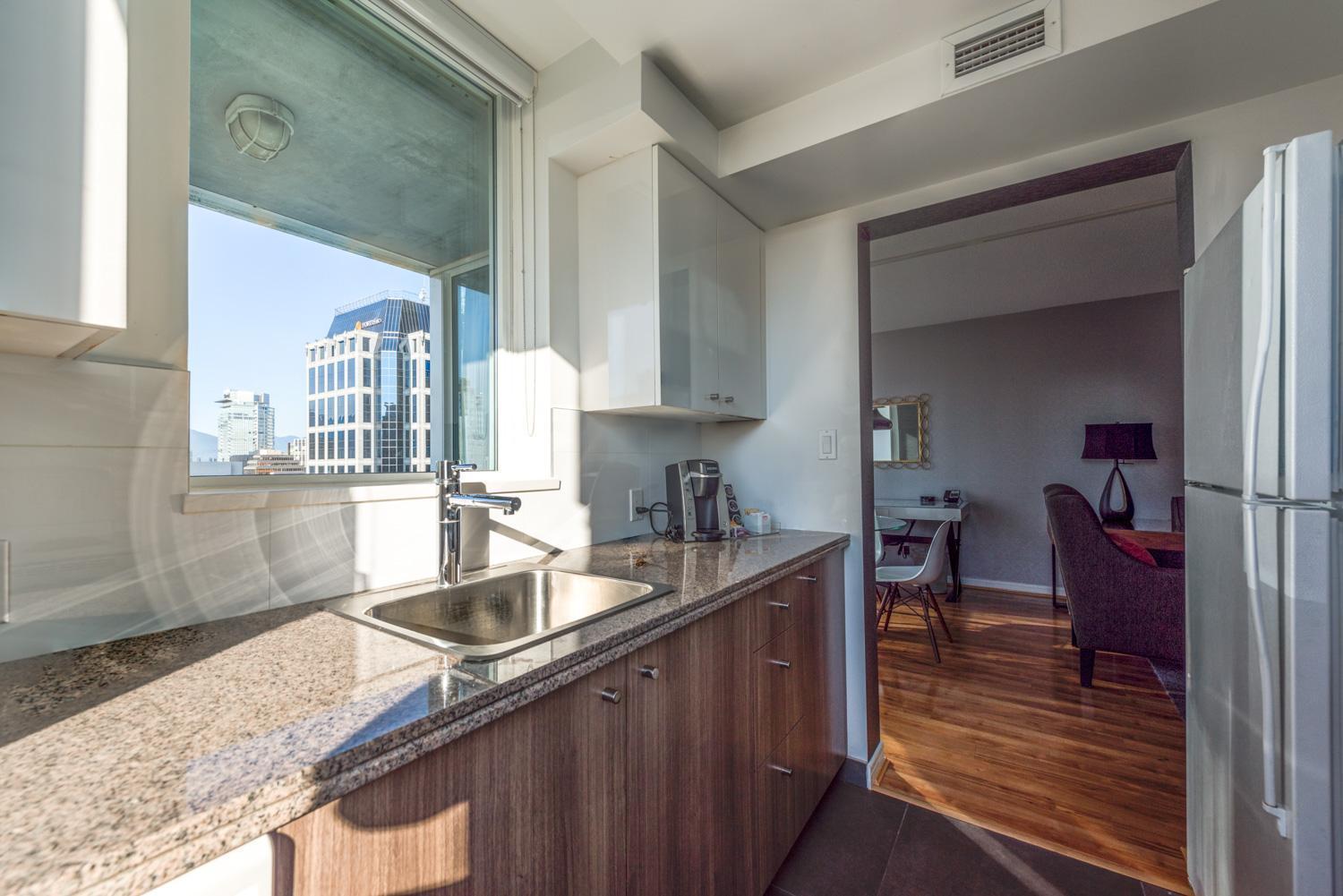 Executive Two-Bedroom Suite 1 King 1 Queen
