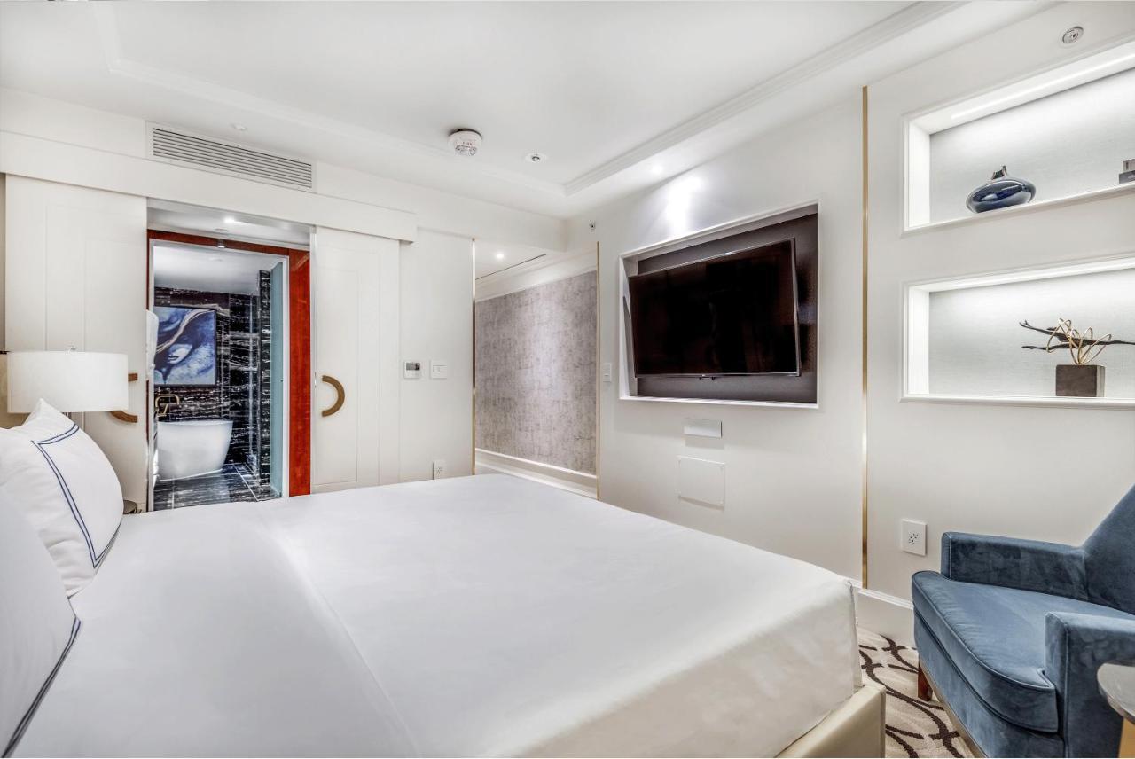 Jade King Suite