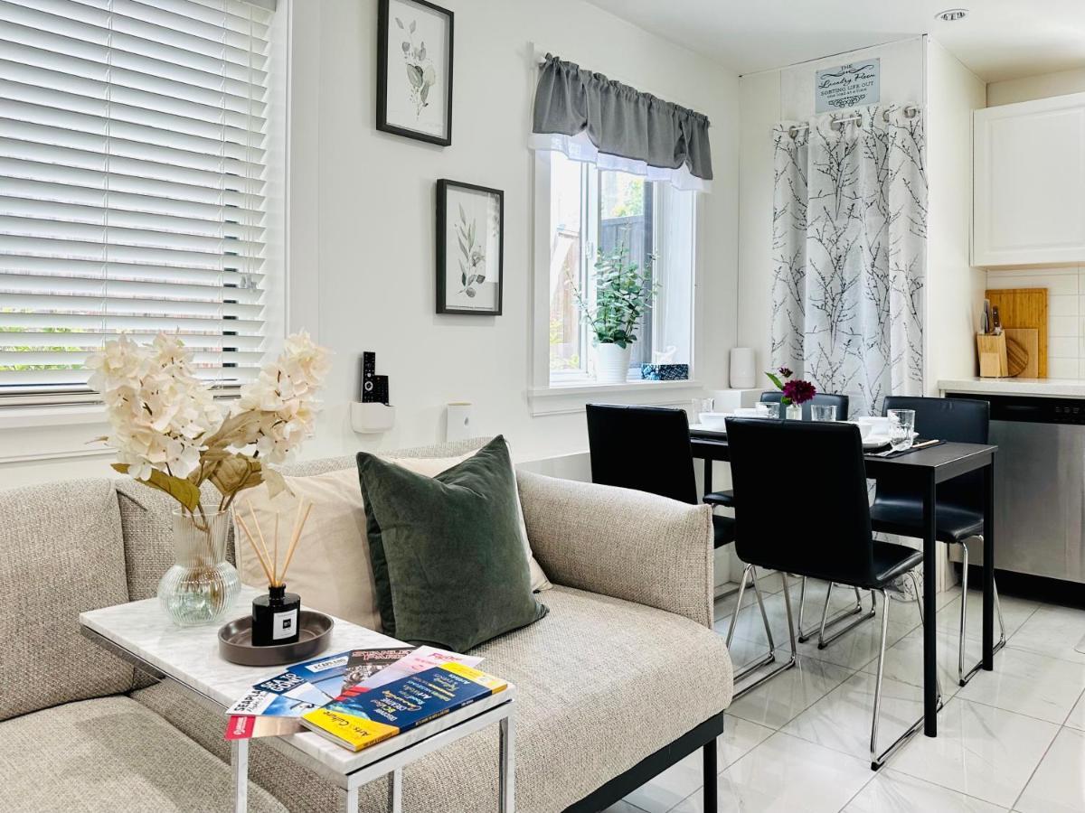 Deluxe Queen Suite