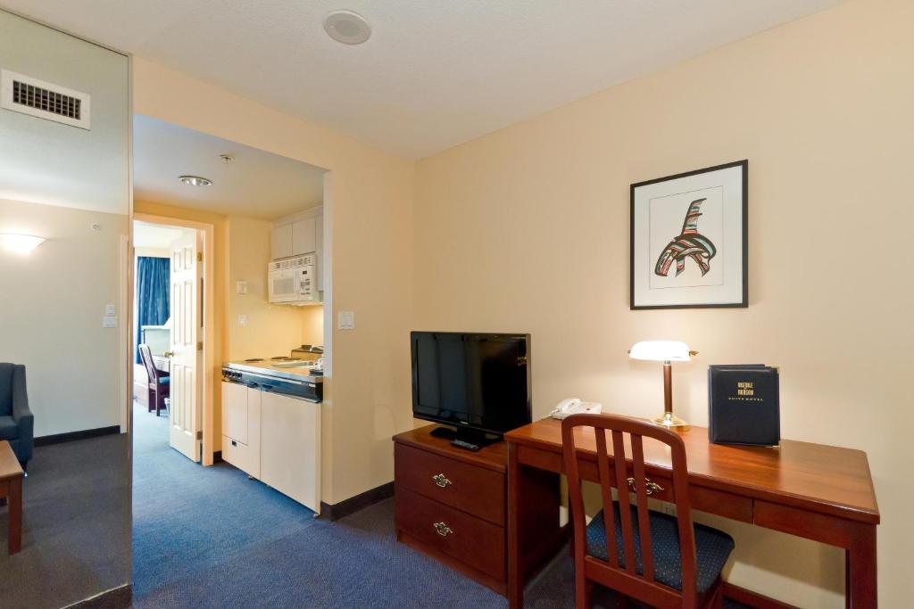 Deluxe Suite Two Double Beds