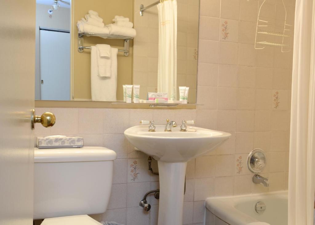 Two-Bedroom Suite,826040996:JPEG