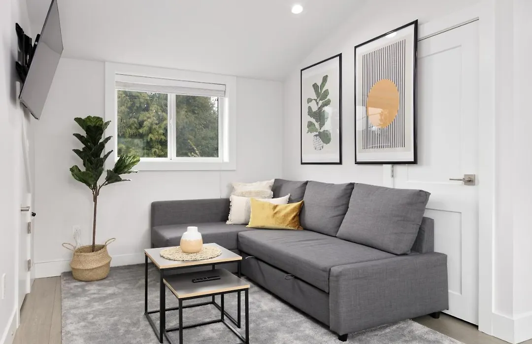 Newly Built Laneway Home 1 Bd Centrally Located-1