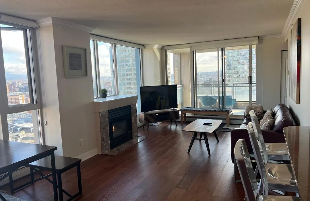 3 Bed 2 Bath Downtown Vancouver Water And City Views-1