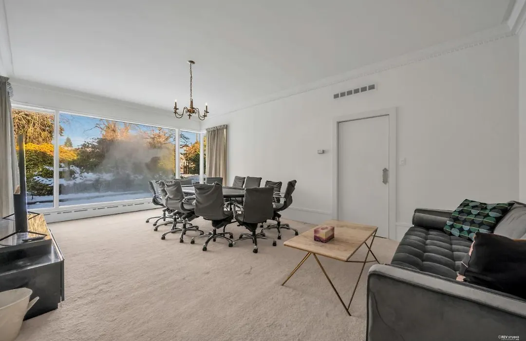 Historic Specious Home In Vancouver West-1