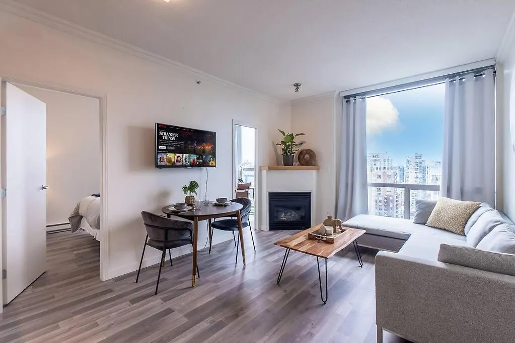 Marvelous 2 Bed Condo In Yaletown Panoramic Views!-1