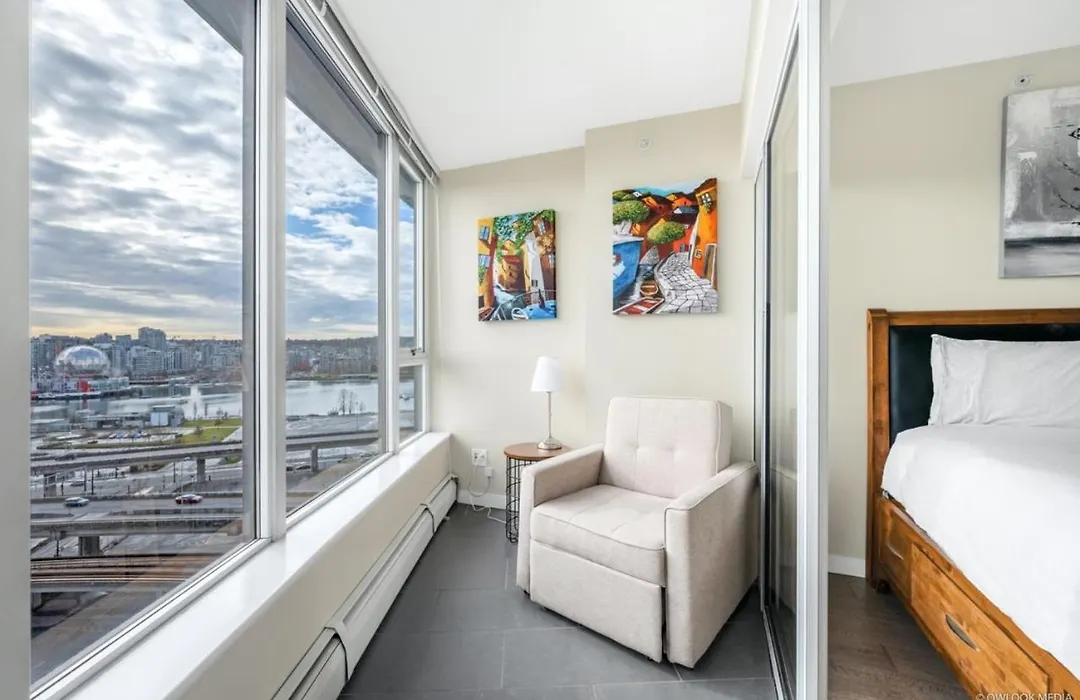 Explore Vancouver Downtown From Luxury 1 Bed/Bath-1