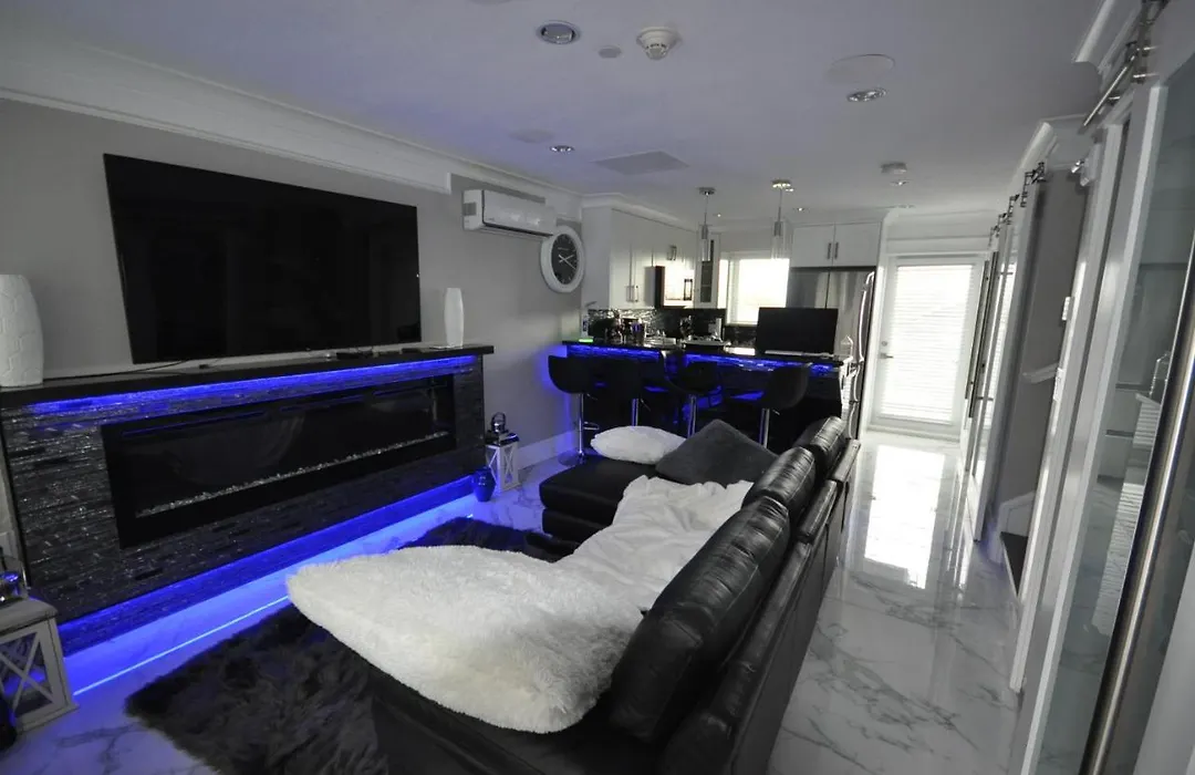 Beautiful Bright 3 Bed Townhouse-1