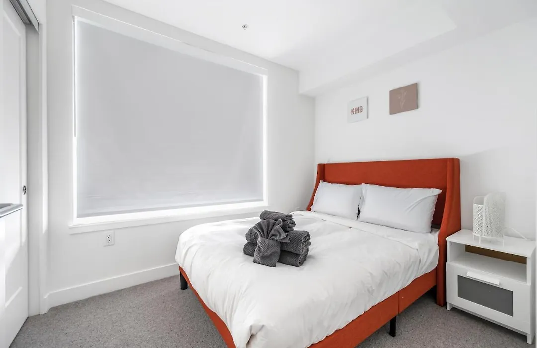New 3Bd Townhouse Near Qe Park-1