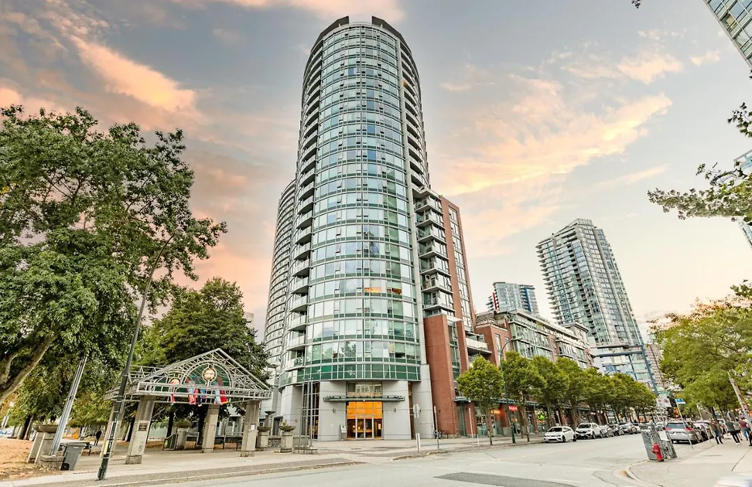Vancouver Nest Downtown 2Br Near Rogers Arena-1