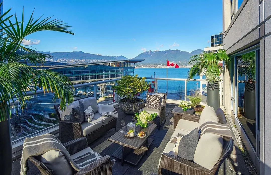 Fairmont Waterfront-1