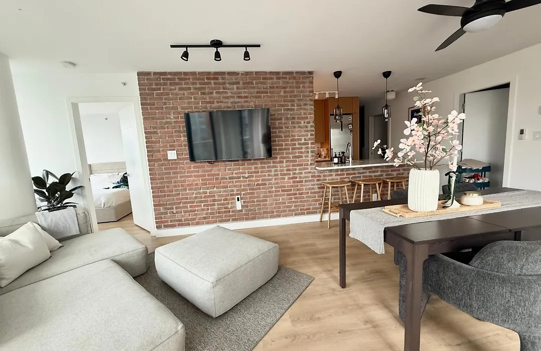 3-Bedrooms Premium Apartemnt With Stunning 180 Water, Mountain And City View Pool Hot Tub And Gym Heart Of Downtown Skytrain 3Mins Walk To Fifa Stadium-1