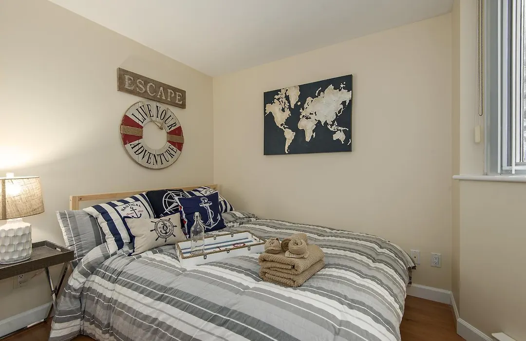3Br/3Ba Downtown Luxury Townhouse-1