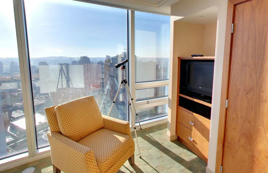 Club Intrawest - Vancouver-1