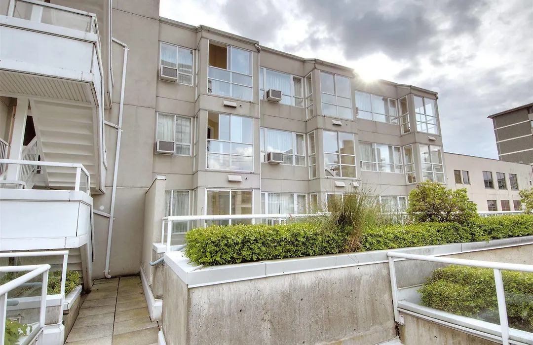Robson Suites-1