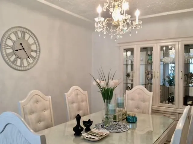 Lee Home-1