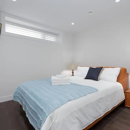 Cozy 3Bdr Suite Near Queen Elizabeth Park-2