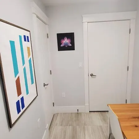 Cozy Guest Suite In Quiet Home With Private Entry-3
