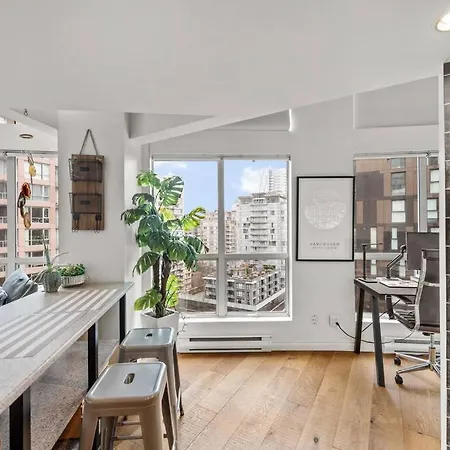 Beautiful Downtown Loft With Full Kitchen-3