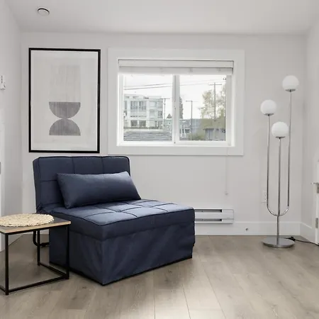 Newly Built Laneway Home 1 Bd Centrally Located-2