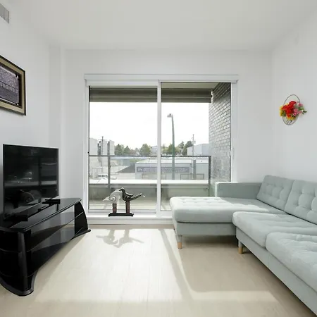 Cozy 2-Bedroom Condo In Vancouver-2