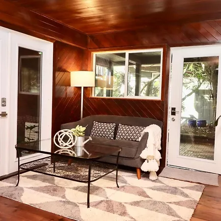 Sunny House-3