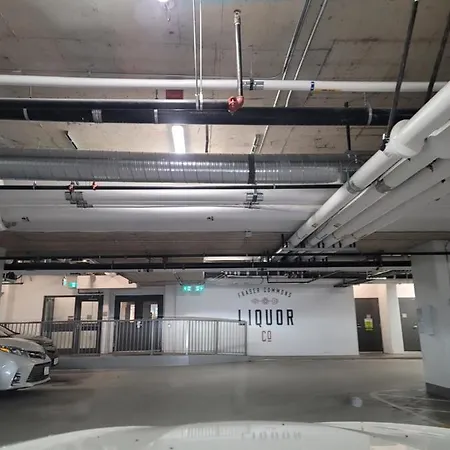 Modern 1-Bedroom Plus Den Condo With Convenient Computer Setup, And Pet-Friendly Environment, An Ideal Accommodation For Travellers-3