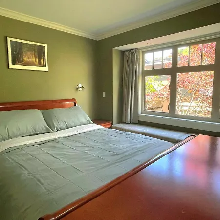 Elegant, Sunny Modern Home With Skylights - Kitsilano, Vancouver-3