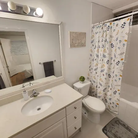 Charming East Van Hideaway - Near Skytrain-2