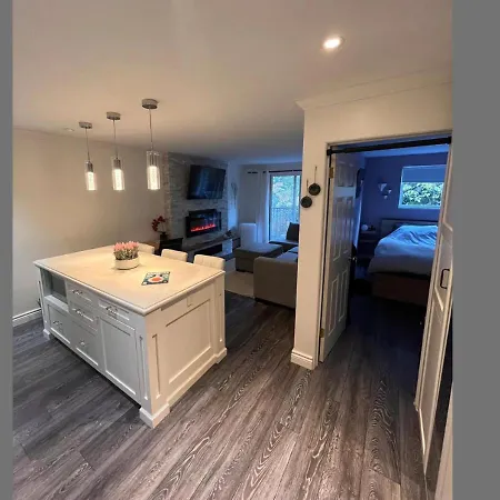 Ocean Villa -1Bdr- King Bed- Kitsilano Beach W/Parking-2