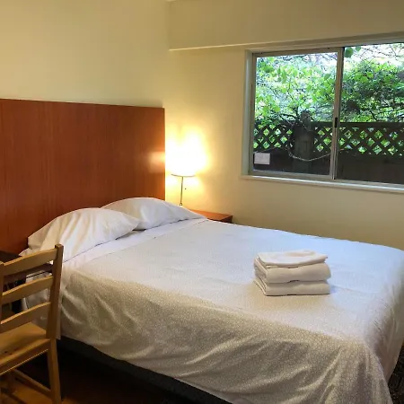 Cozy Cottage Guest Home Close To Downtown Vancouver & Sights & 7-Eleven Convenience Store-2