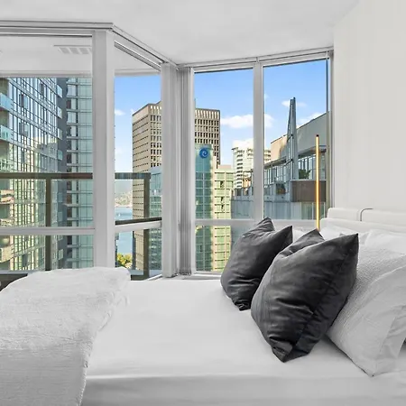 Downtown Luxury 1Br Coal Harbour-3
