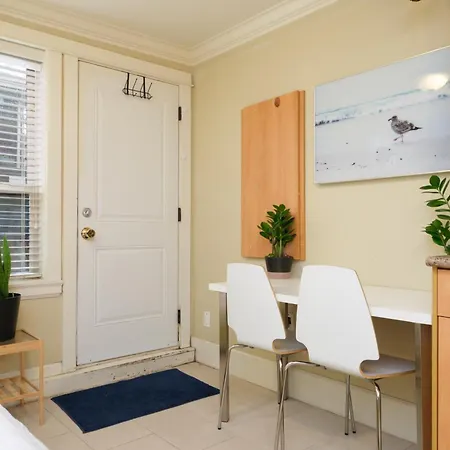 Oakridge Cozy Guesthouse-2