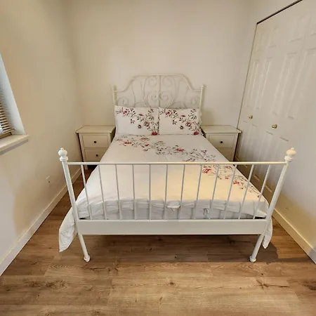 Convenient To Attractions & Close To Airport-3