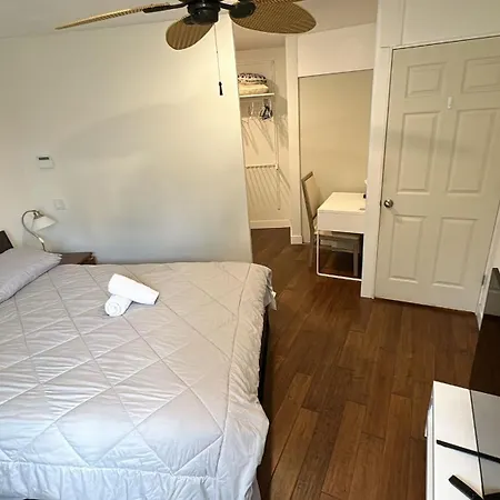 5 Mins Walk To Skytrain Station-3