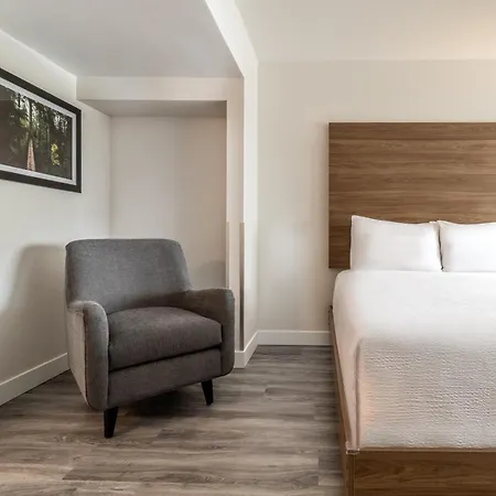 Atrium Hotel Vancouver-2