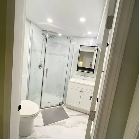 Arbutus Violet Room-2