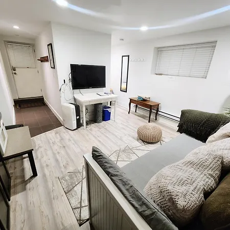 Small Private Studio At Kitsilano Beach-2