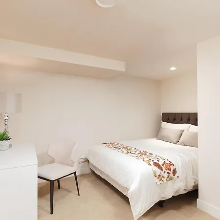 Cozy 3Bdr Suite Near Queen Elizabeth Park-3